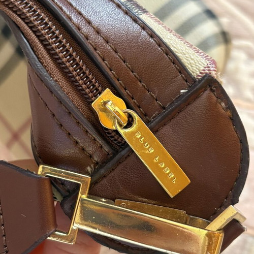 Burberrys shoulder bag like new, beige and brown