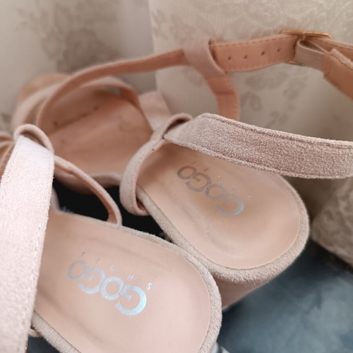 GoGo Shoes beige heels size 39 used