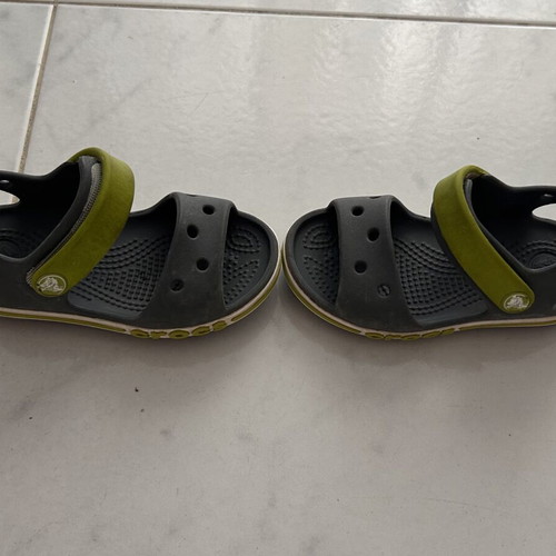 Crocs Crocband Sandal kids size 23-24 used, gray