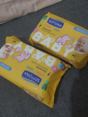 Baby wipes new, sealed packages, pack of 2