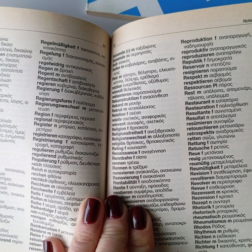 Dictionaries of 5 languages new, pack of 10 books