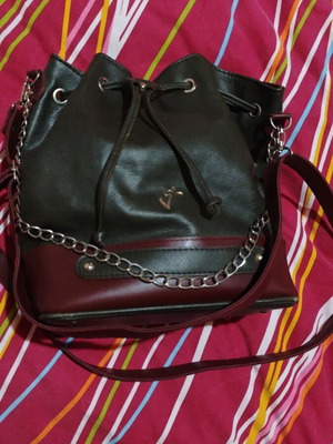 Veta shoulder bag like new, burgundy and cypress, large capacity