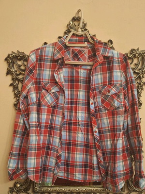 Women's red checkered shirt size L like new