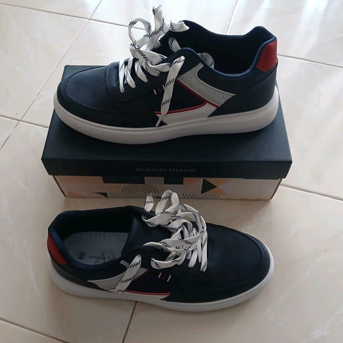 Men's sneakers new, size 44, white and blue