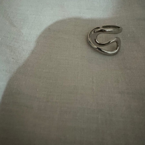 Women's silver ring new, does not tarnish