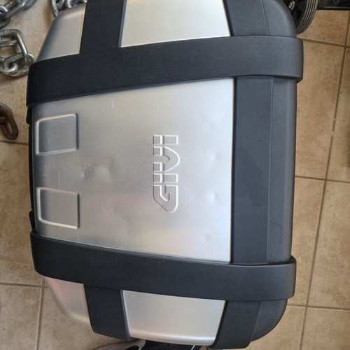 Givi TRK52N Trekker Monolock case used with aluminum lining and 2 keys