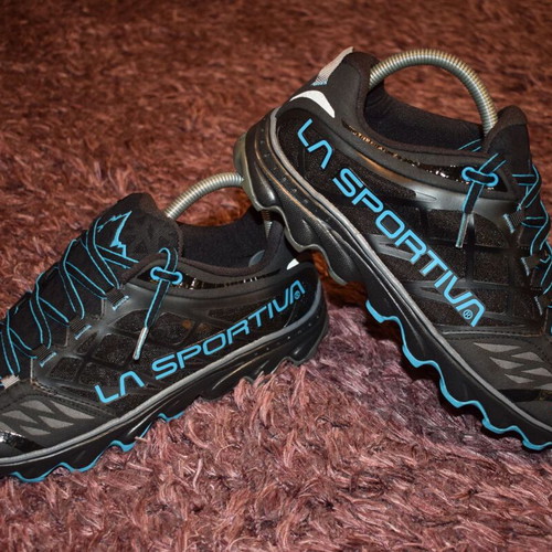 La Sportiva Helios RS men's sports shoes new, size 44.5, black and blue