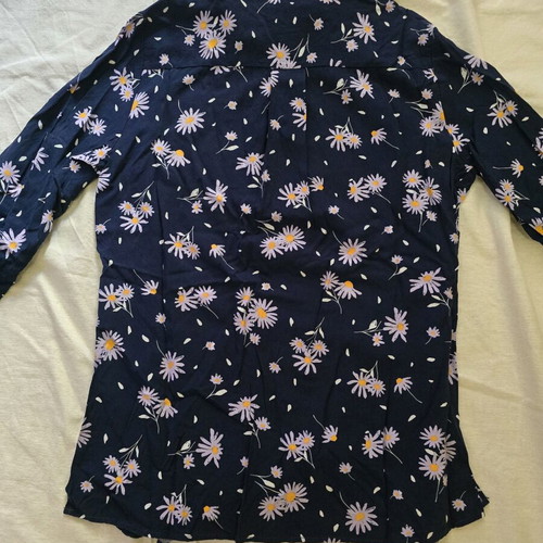 United Colors of Benetton purple floral shirt like new, long sleeve