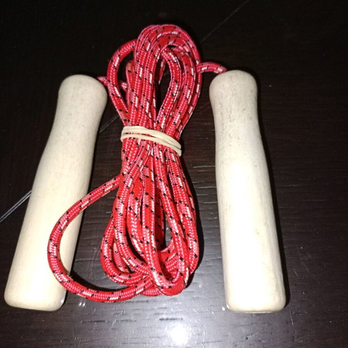 Children's gym skipping rope with wooden handles, red, like new