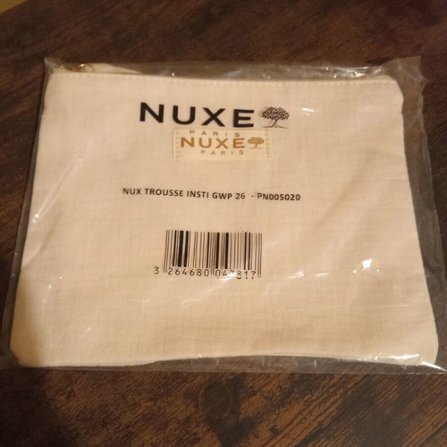 Nuxe fabric toiletry bag 17x22 cm beige with gold details