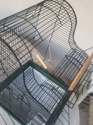 Parrot cage like new, dimensions 70x43x44cm