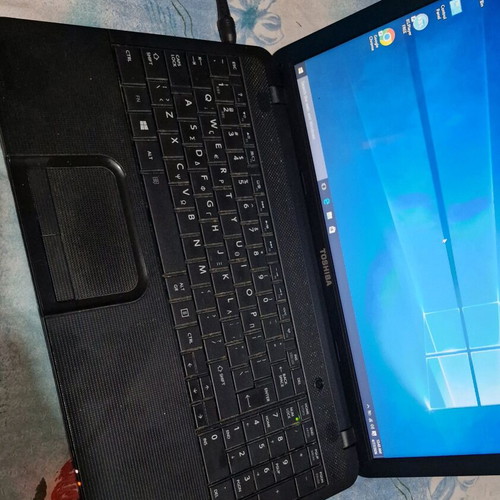 Toshiba Satellite C850D like new with AMD E1-1200, 4GB RAM, 500GB HDD, 15.6 screen