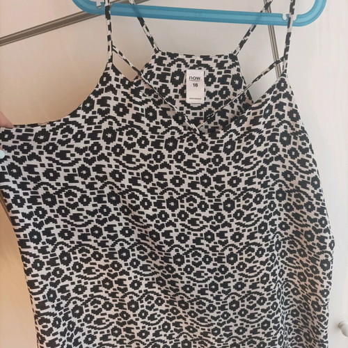Tank tops pack of 5 used, size large, multicolor, H&M and Now
