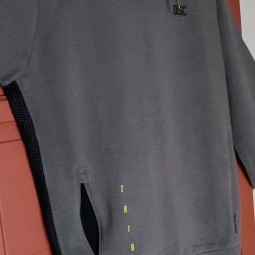 District hoodie XL like new, dark gray