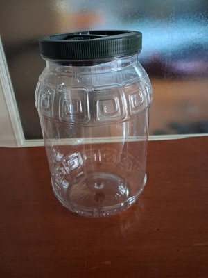 Plastic kitchen jar 3 liters like new