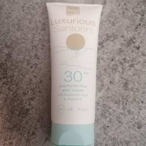 Body sunscreen SPF 30 75ml, like new, small package