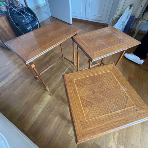 Walnut nesting tables like new, detachable