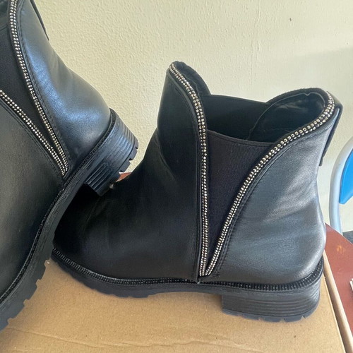 Black boots size 38 like new
