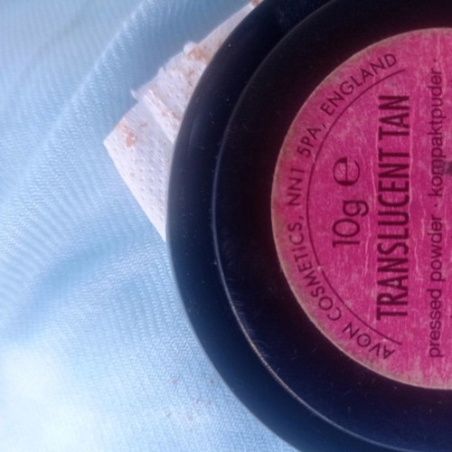 Tan powder used with broken lid Color Trend Avon