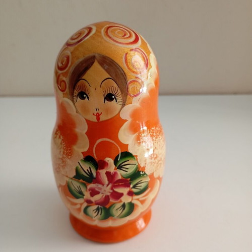Matrechka Russian traditional wooden doll set of 5 like new