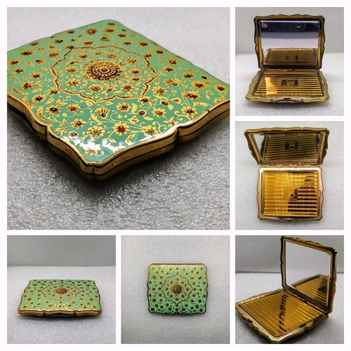 Vintage retro Stratton powder compact 50s/60s like new with mirror and baroque design