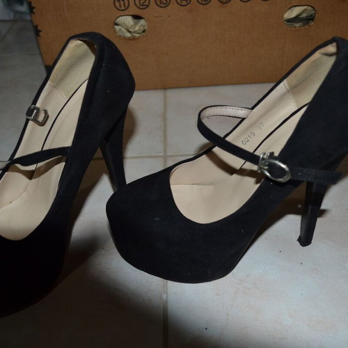 Black suede pumps used, size 37