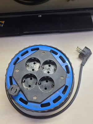 Extension cord with 10m cable and 4 sockets used