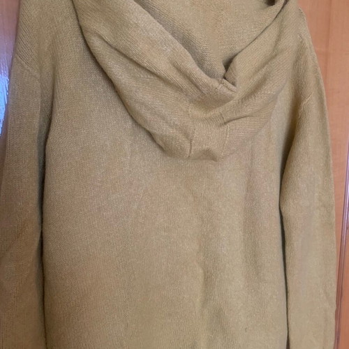 Knitted hoodie sweater like new, yellow, one size