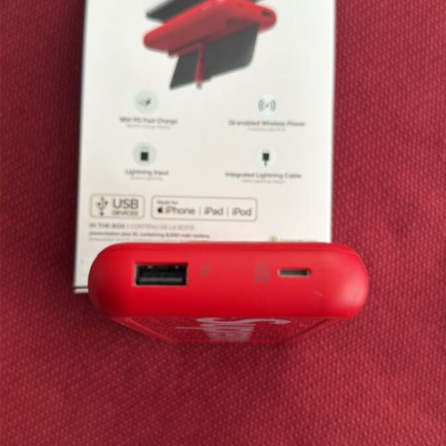 Supreme x Mophie powerstation plus XL powerbank used 8000mAh