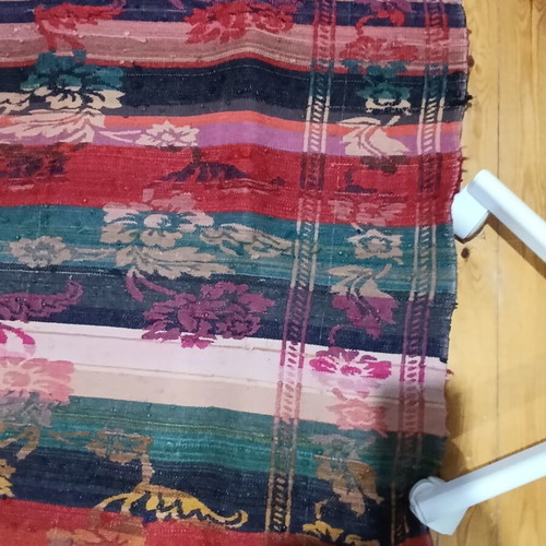 Vintage machine-woven rug, 220x200 cm