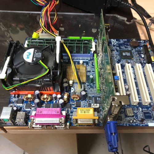 Complete motherboards used, pack of 478 with RAM, graphics cards and processors