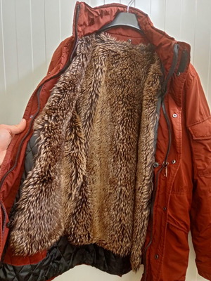 Zara jacket like new, size large, burgundy with removable fur