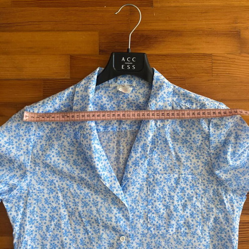 Shirt medium vintage with flowers like linen, like new