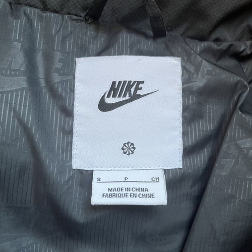 Nike Sportswear Club Puffer jacket, black and white, size S