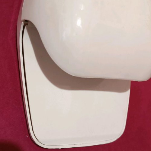 Nail dryer used for simple manicure with 2 AA batteries