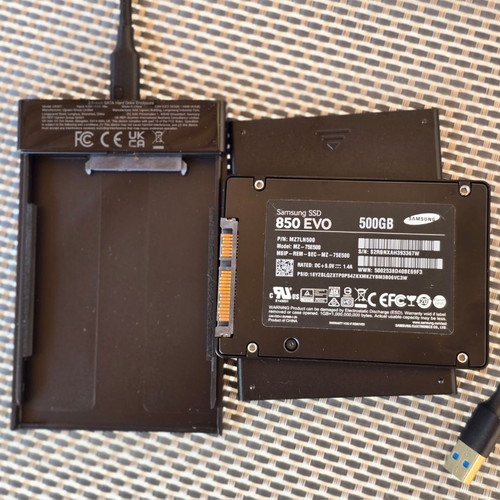 Samsung 850 EVO 500GB external SSD like new with Ugreen USB 3.0 case
