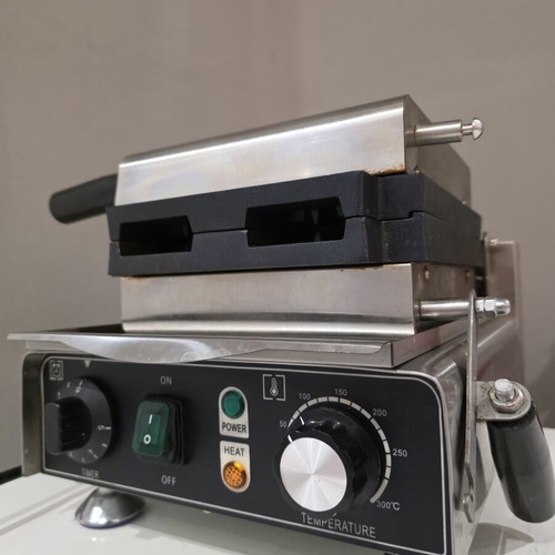 Waffle Maker professional, like new