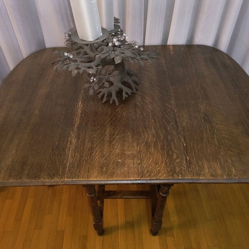 Rectangular folding antique table like new