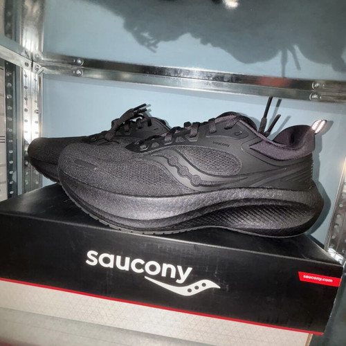 Saucony men's running shoes size 44 new, black
