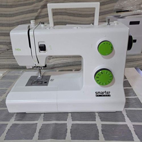 Pfaff Smarter 140S sewing machine with extension table like new