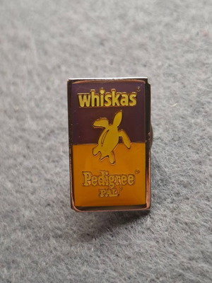 Vintage French Whiskas & Pedigree pin like new
