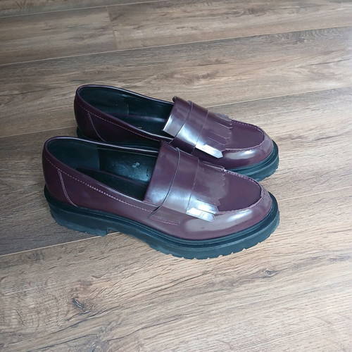 Nine West women's loafers used, burgundy with black chunky sole, size 36.5