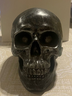 Διακοσμητικό κουμπαράς νεκροκεφαλή μεταχειρισμένο, ασημί-γκρι