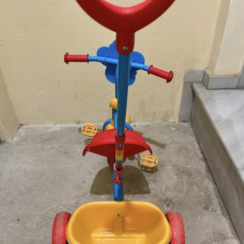 Paw Patrol Tricycle like new, foldable and easy to store