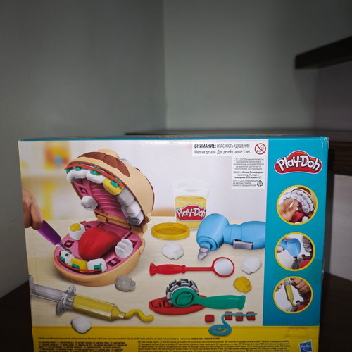 Play-Doh Dentist Set with Modeling Clay new