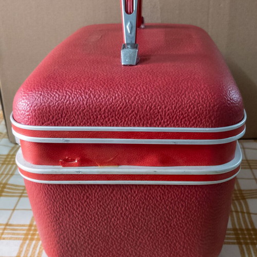 Vintage 60s-70s Ambassador women's toiletry case used red