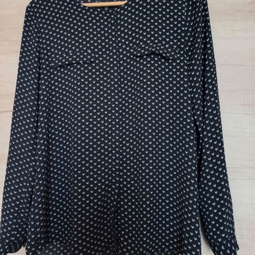 Mango shirt like new, pure silk, size S, black and white