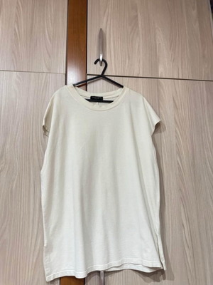 Jonny Woolf sleeveless t-shirt white size M like new