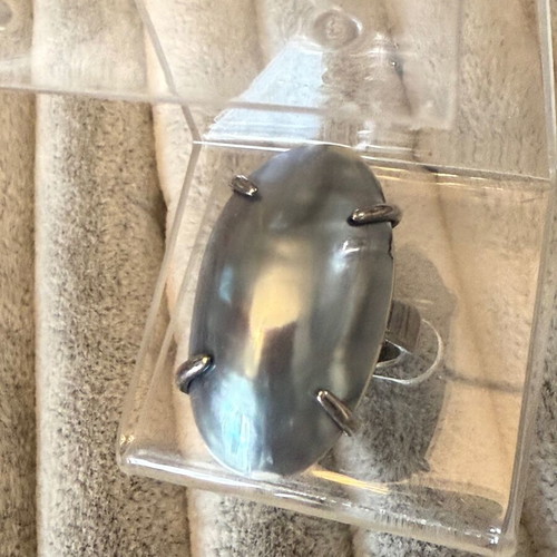 Silver ring with mother of pearl new, Etalon Jenavi