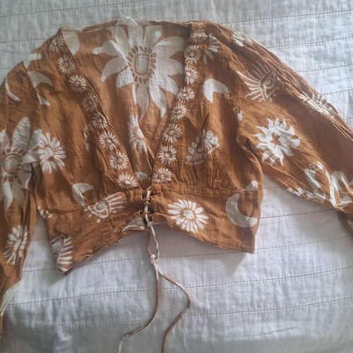 Fullah Sugah top new, airy crop top with patterns